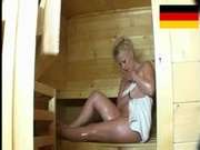 Подсматревае м в немецкую сауну с голими женщинами